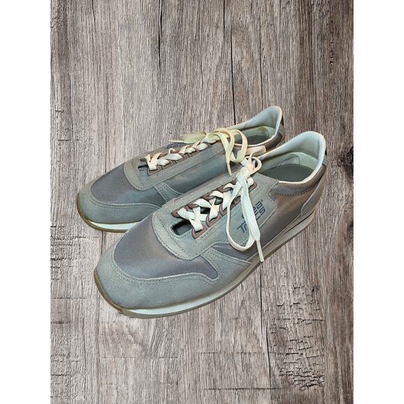 Sea Tracs gray suede sneakers. Size 8.5 - Picture 2 of 5